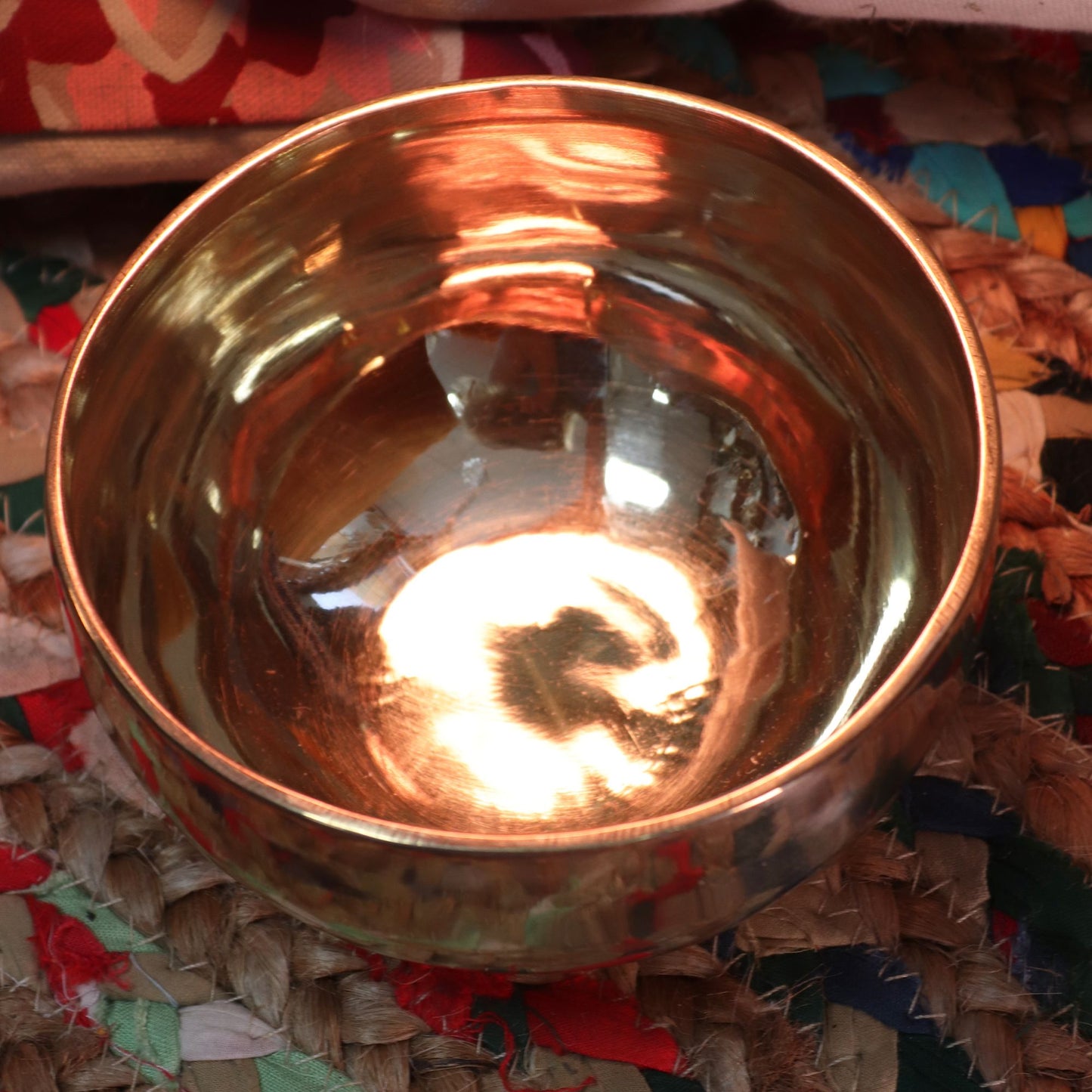 Extra Large Shining Bell-Metal Handmade Singing Bowl – 21cm Polished Bronze