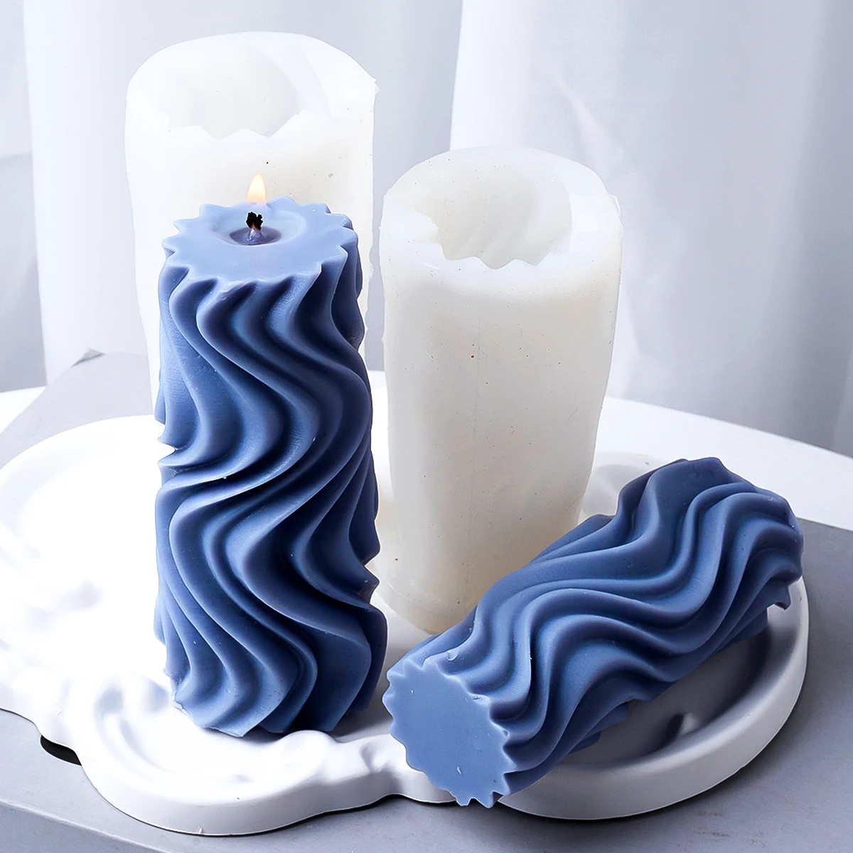 Wavy Stripe Cylindrical Candle Mould - Image 2