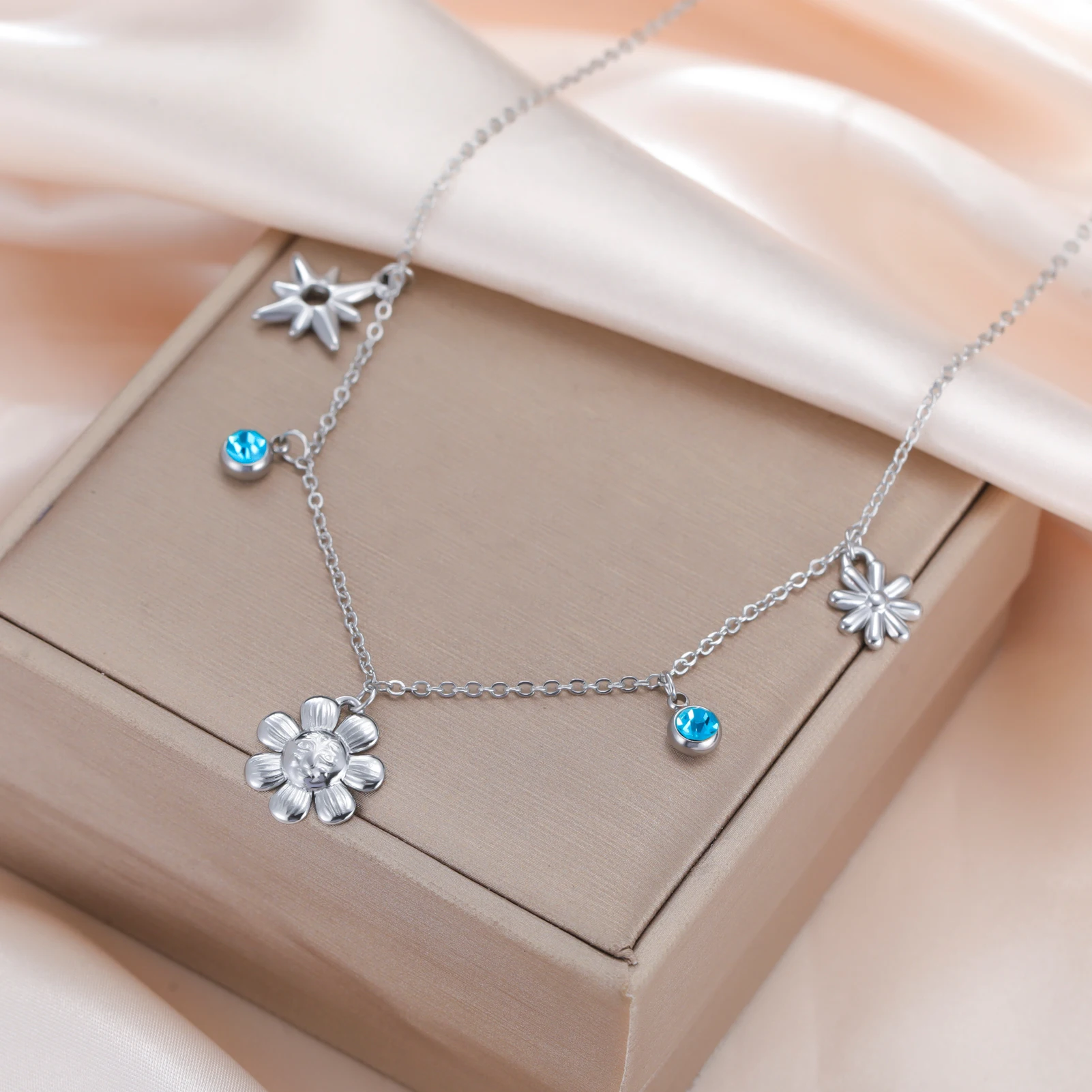 Flowers & Star Necklace | Blue Rhinestone Necklace